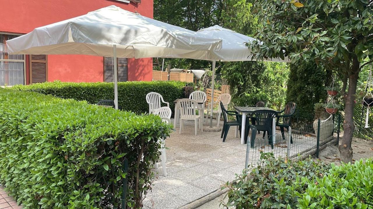 Mosci'S Bed & Beer Bed & Breakfast San Damiano d'Asti Exterior photo